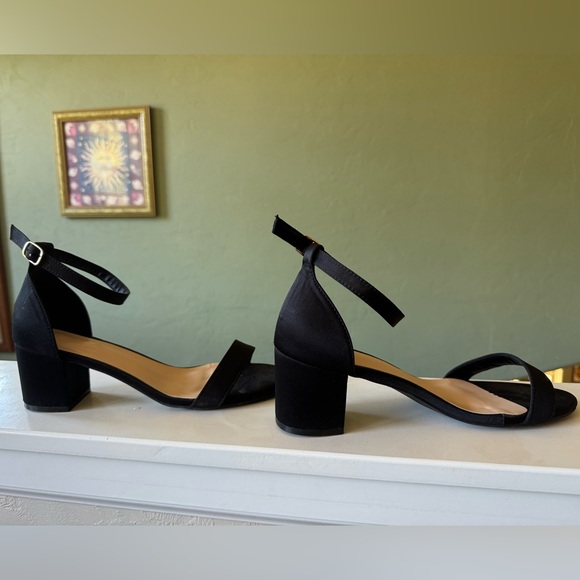 Azazie Black Block Heel Sandals - Picture 2 of 2